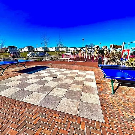 Lodge Lula Scarborough