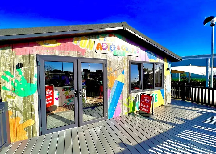 Lodge Lula Scarborough